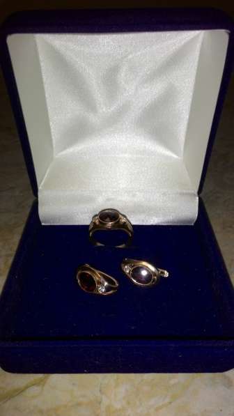 Комплект золото серьги и кольцо с гранатом в Санкт-Петербурге