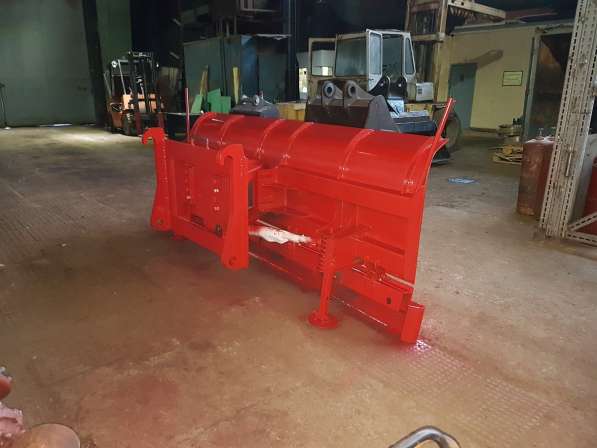 Поворотный отвал в Москве