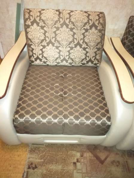 Диван и два кресла