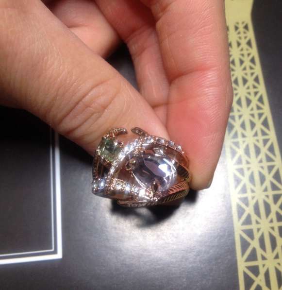 Кольцо с кристаллами Swarovski (ювелир. бижутерия)
