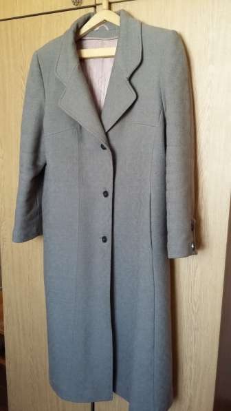 Женское пальто из 100% шерсти в фото 6