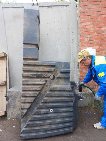 Ремонт пластиковых топливных баков для спецтехники