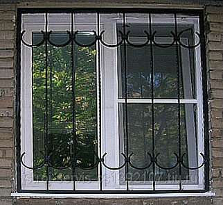 Решетки металлические на окна, балкон