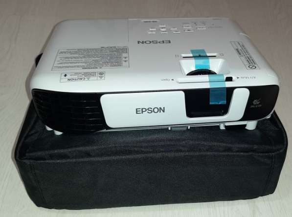 Новый яркий и надежный проектор Epson eb-х41