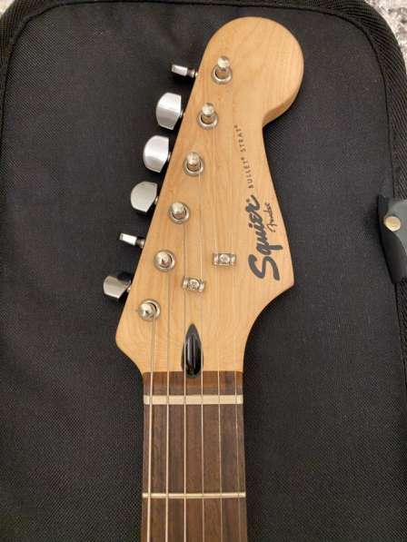 Электрогитара fender squier bullet strat в Москве фото 9