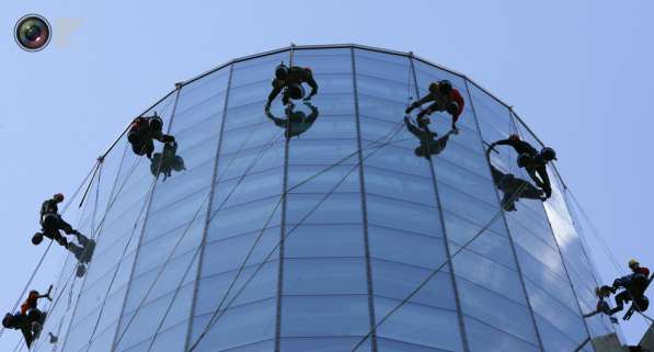 Мойка окон и балконов методом промышленного альпинизма!!! в Челябинске фото 5