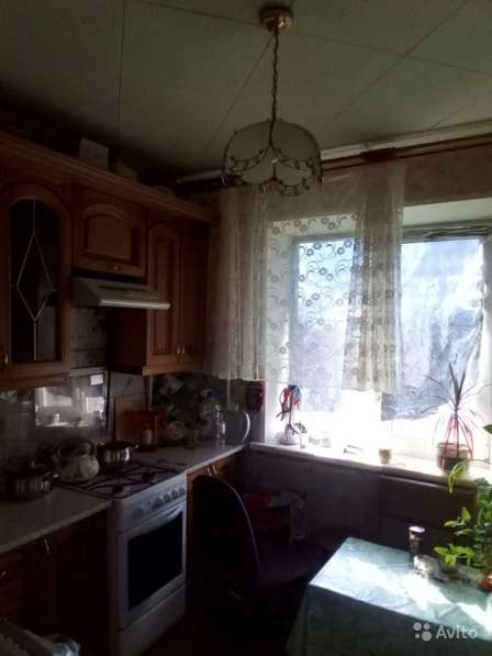 Продаю 4-х комнатную квартиру по улице Весенней
