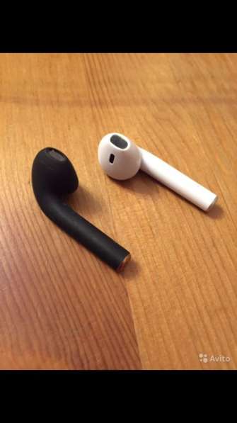 Наушники AirPods