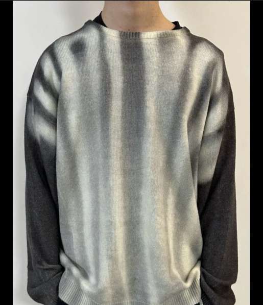 Supreme blurred logo