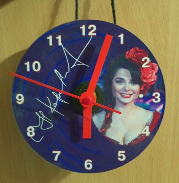 Изготовление сувенирных часов на заказ в Москве фото 5