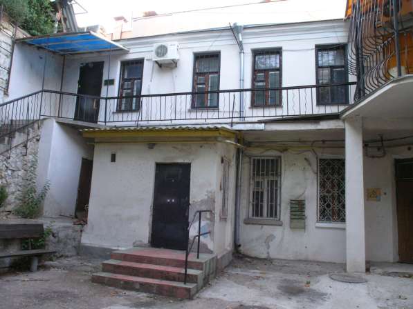 Продам 1/3 долю 2-х комнатной квартиры в центре Севастополя