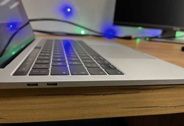 Ноутбук Apple MacBook Pro 13” 2019 Silver в Москве фото 6