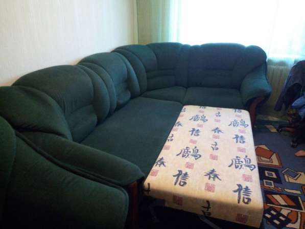 Угловой диван раскладной, с креслом, в идеальном состоянии в фото 3