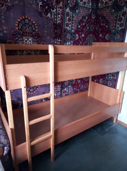 Срочно продам двухъярусную кровать в городе Топки!!!