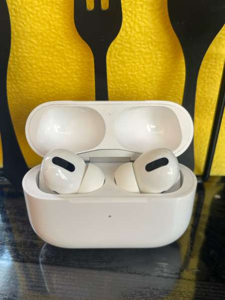 Наушники AirPods Pro