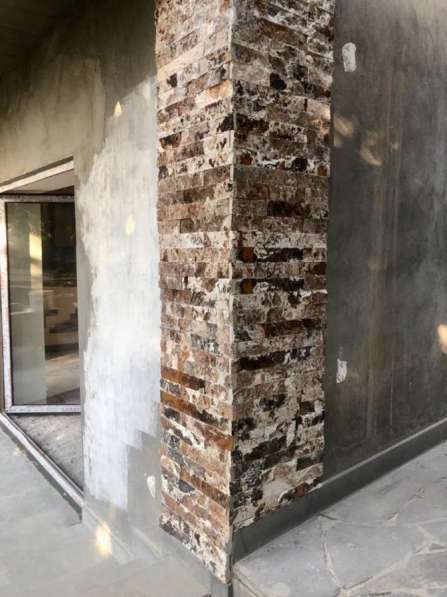 Фасадный камень мрамор, травертин, оникс, гранит в Сочи фото 3