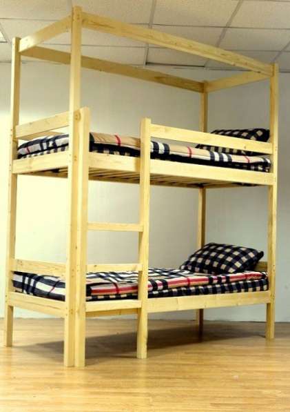 Продам двухъярусную кровать с каркасом для шторок