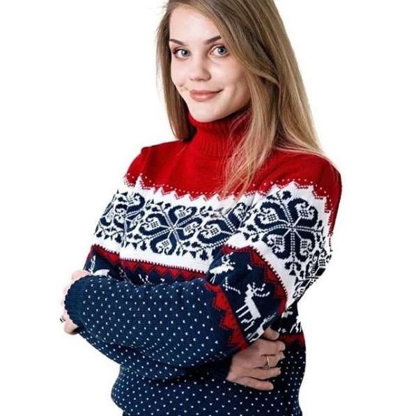 Новогодний свитер с оленями в Челябинске