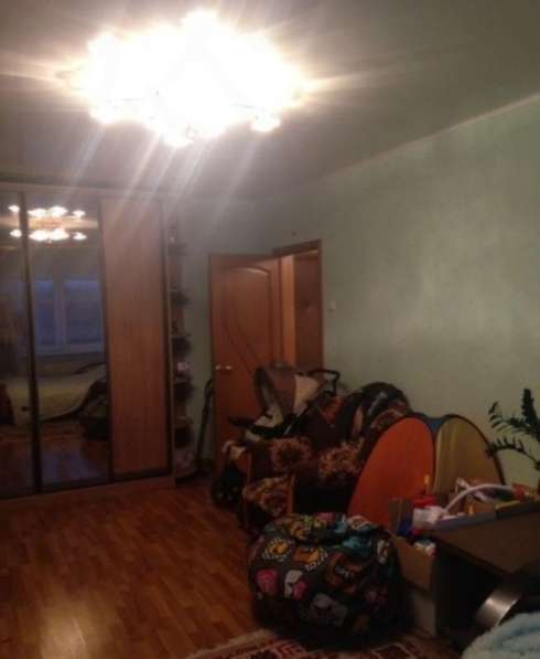 Продам однокомнатную квартиру в Ногинск.Жилая площадь 43 кв.м.Дом кирпичный.Есть Балкон.