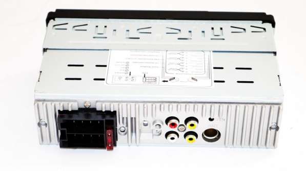 Pioneer 4036 ISO - экран 4,1''+ DIVX + MP3 + USB + SD в фото 3