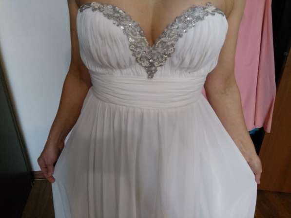 Вечерние платья продаю