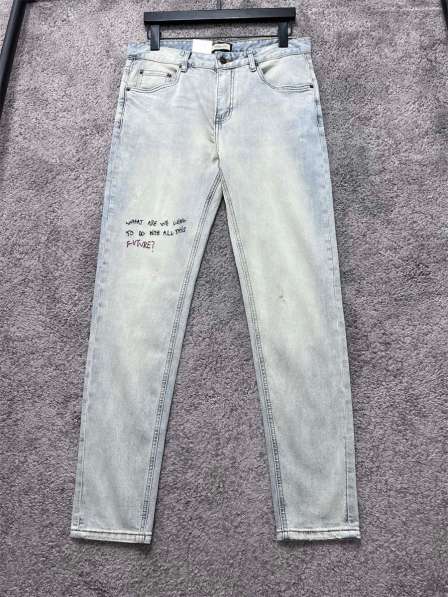 Gucci новые джинсы 32 размер в Москве