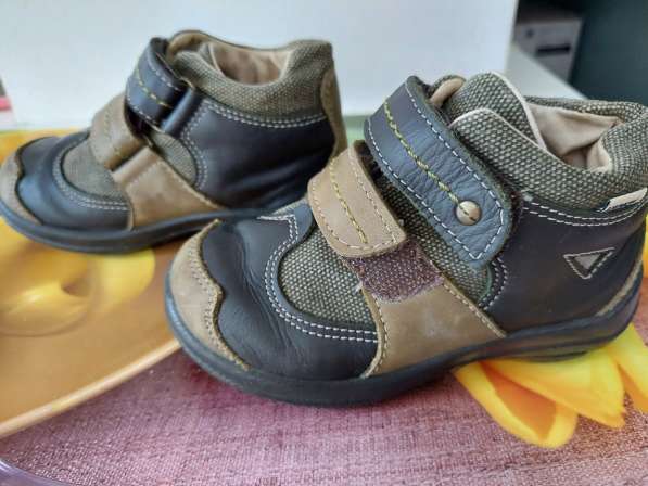Детская обувь на мальчика ботинки туфли кроксы кроссовки сан в фото 10