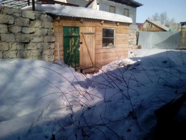 Дом частный -бревенчатый в Омске