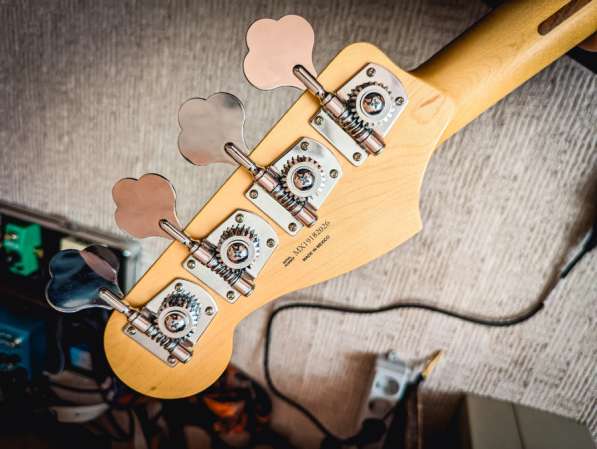 Fender precision play bass в Перми