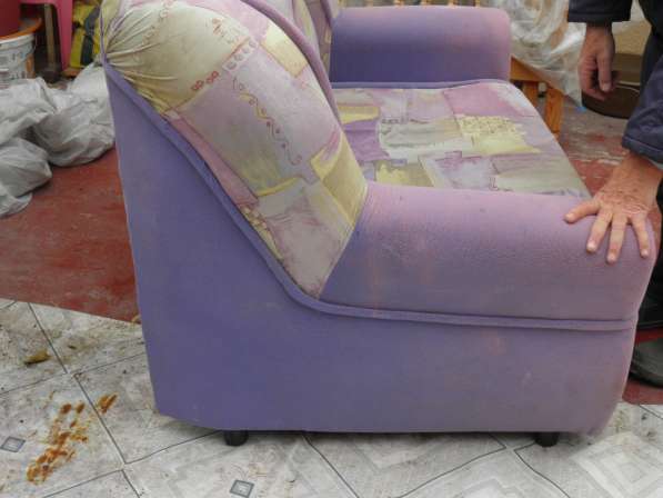 Продаю двухместный мягкий диванчик в прекрасном состоянии в Анапе