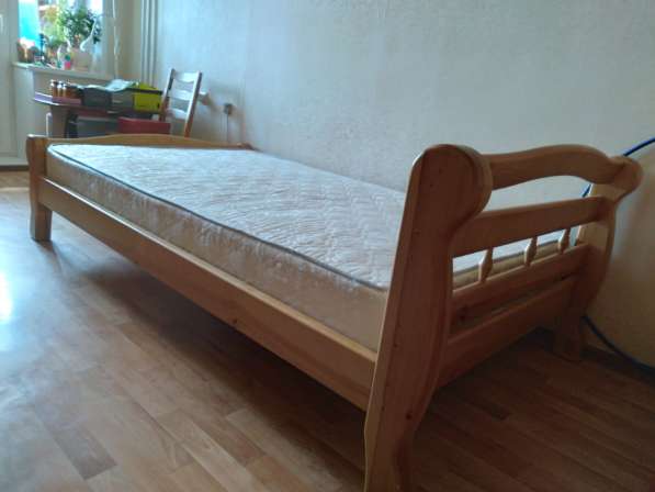 Кровать массива сосны120x200