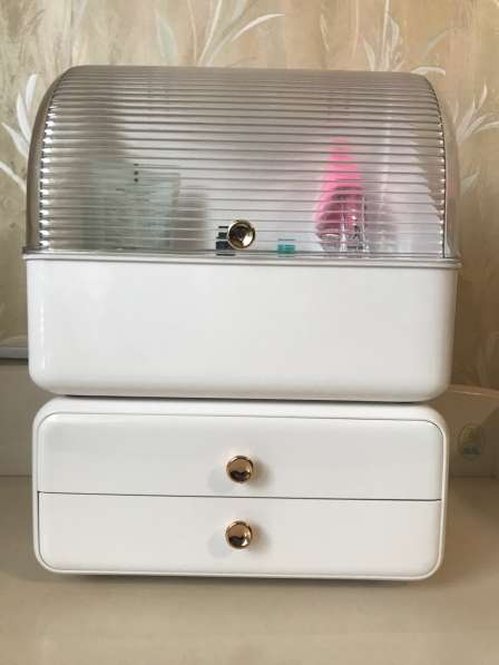 Бокс для хранения косметики