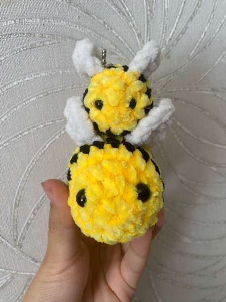 Брелок-пчёлка?