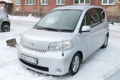 подержанный автомобиль Toyota Porte, продажав Новокузнецке