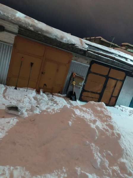 Чистка снега уборка снега лопатами в Омске