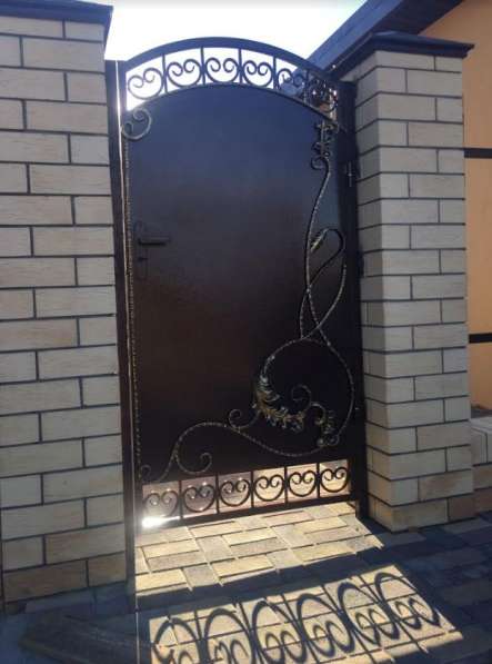 Калитки кованые, решетки на окна кованые, двери с элементами в Волгограде фото 5