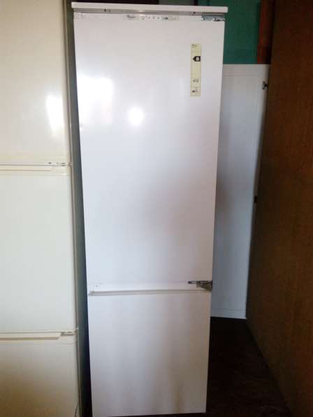 Встраиваемый холодильник Whirlpool