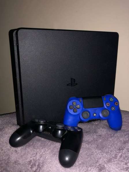 PS 4 slim,2 джойстика+fifa 21