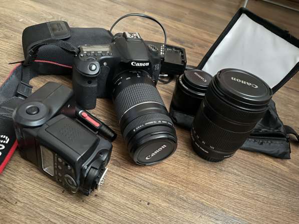 Продам фотоаппарат в комплекте в Ярославле