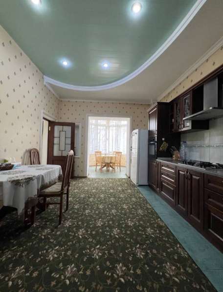 Двухуровневая 260 м. 3 комнаты в фото 7