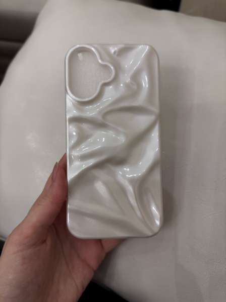 Чехол на айфон 16