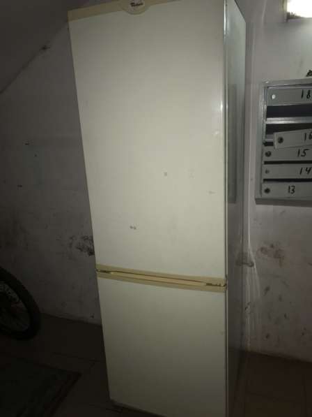 Холодильник Whirlpool