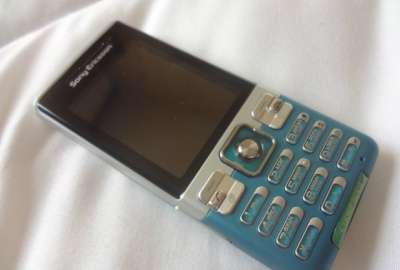 сотовый телефон Sony-Ericsson C702