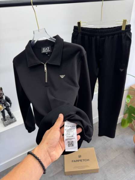 Комплект от EA7