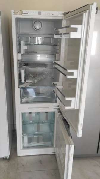 Холодильник встраиваемый с доводчиками Liebherr ICN 3376 НОВ