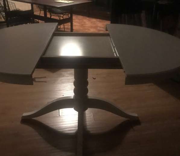 Стол белый круглый в Москве