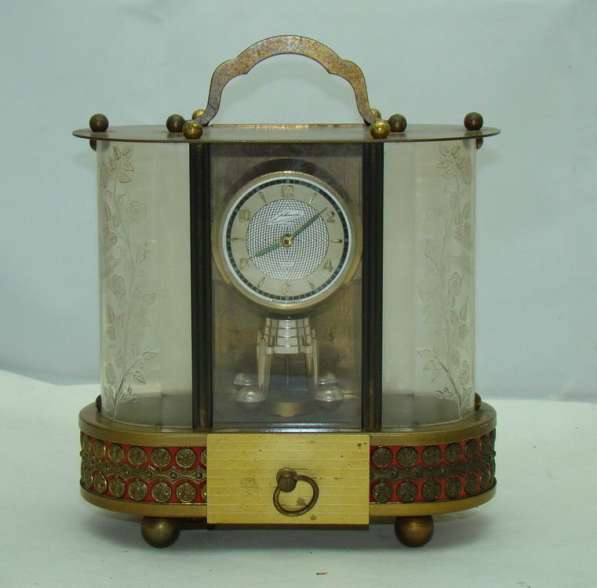 Часы с музыкальной шкатулкой (U843)