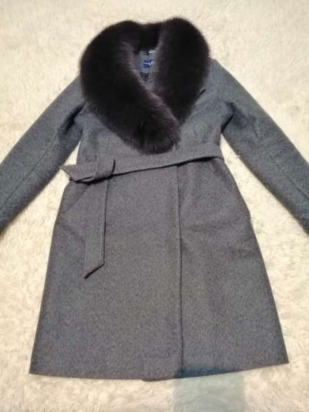 Продам пальто Диме сезонное 46 размера в отличном состояние