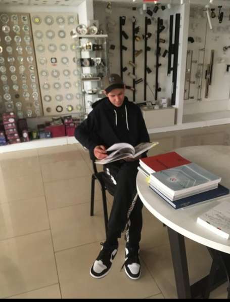 Евгений, 30 лет, хочет пообщаться