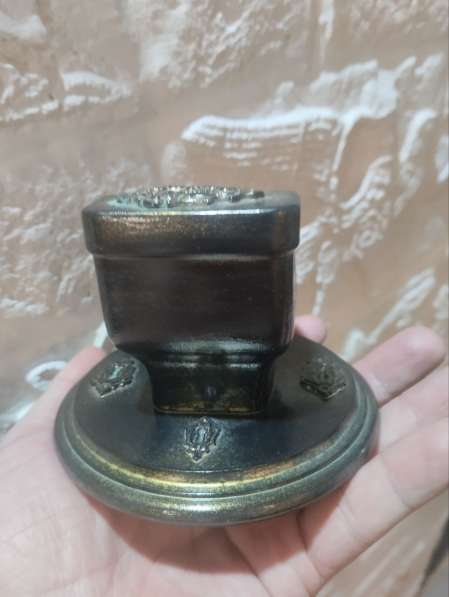 Миниатюрная инсталляция«Унитаз» в Москве фото 6